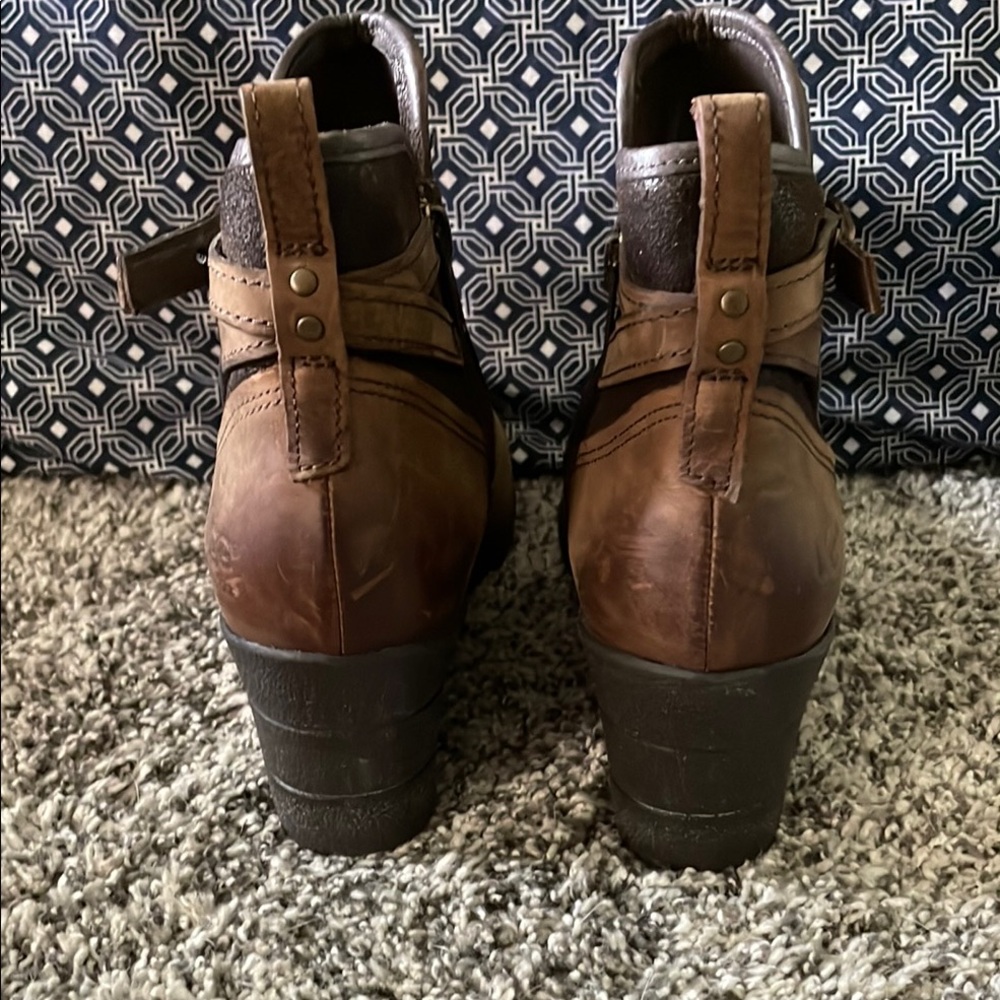 UGG Brown Ankle Booties with Wedge Heel - Picture 4 of 9